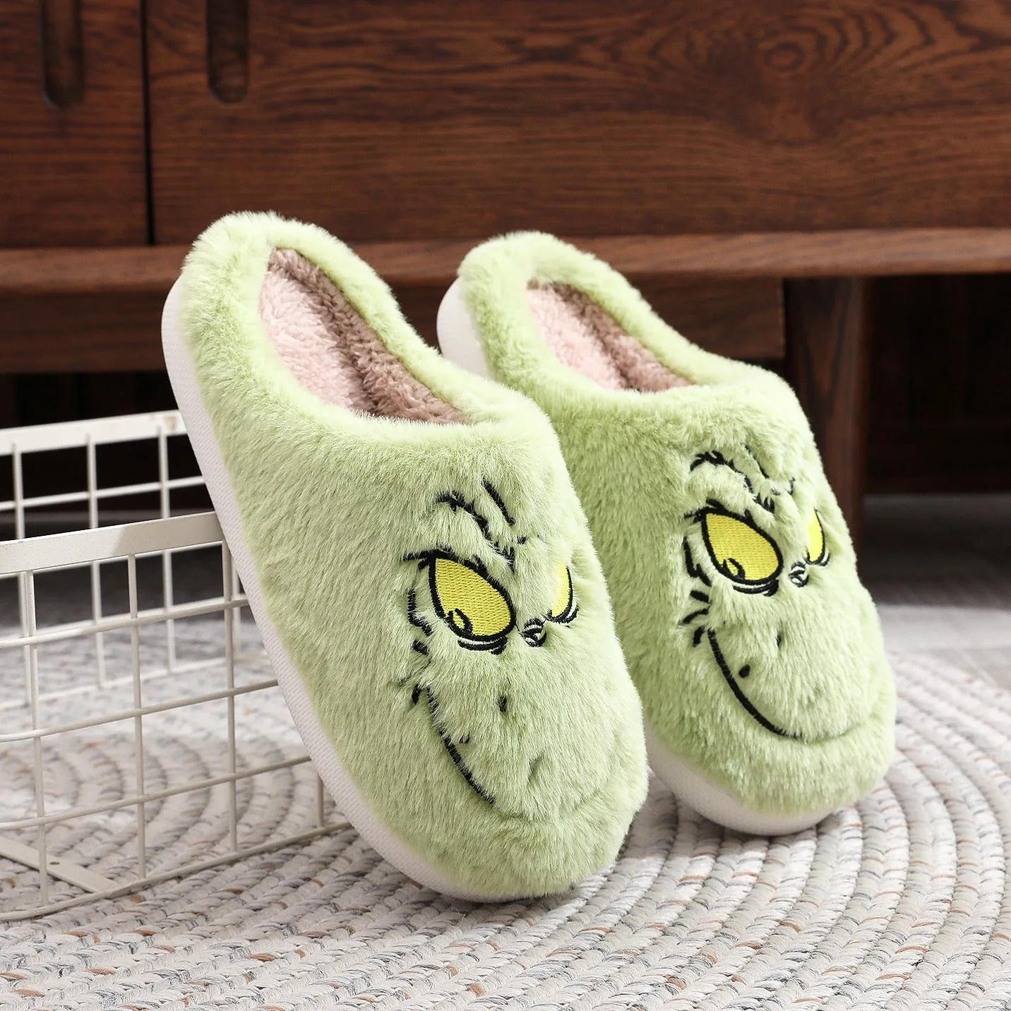 Christmas 🎄 Green Grinch Indoor Slippers