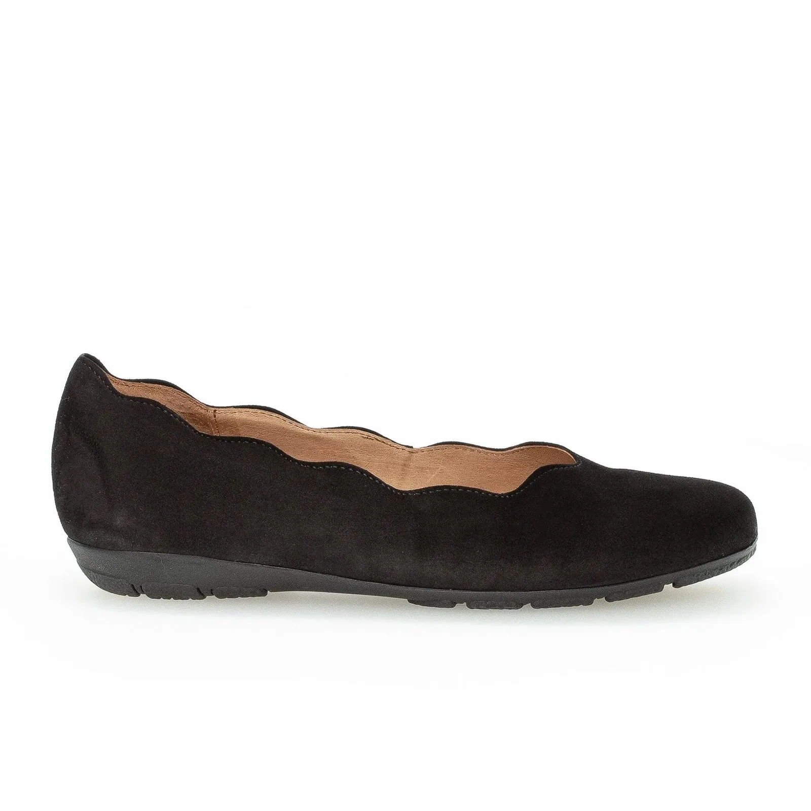 Gabor 34.166.17 Scalloped Flat (Women) - Schwarz Samtchevreau