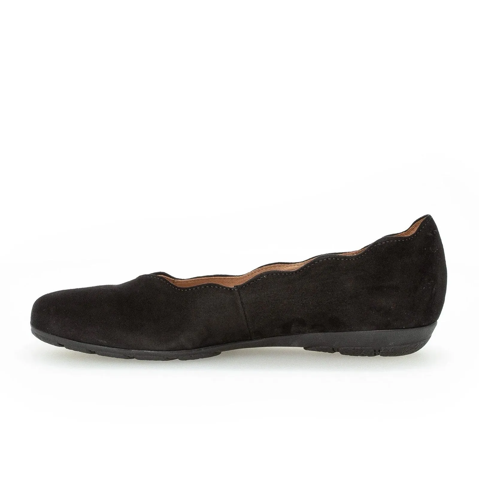 Gabor 34.166.17 Scalloped Flat (Women) - Schwarz Samtchevreau