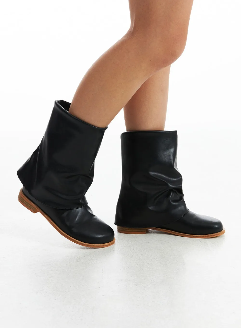 Slouched Leather Mid-Calf Boots CO318